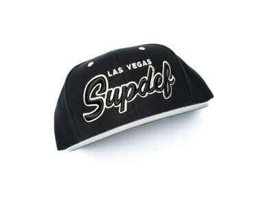 black_and_silver-01643__92860.1605743254.386.513